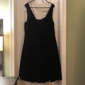 Tore in black velvet party dress